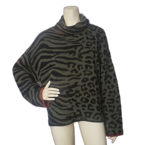 HARPER & LIV Olive Green Animal Print Cowl Neck Sweater Size Medium - Picture 5 of 6